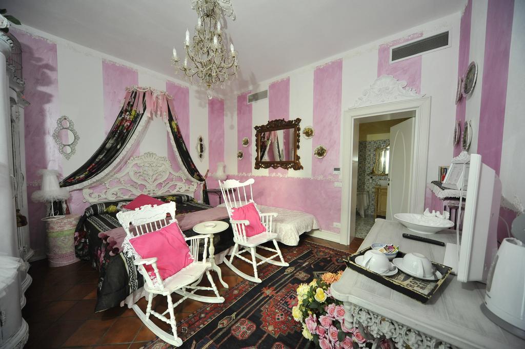 La Maison Delle Favole Desenzano del Garda Room photo